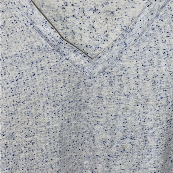 V neck basic tee - Picture 3 of 3